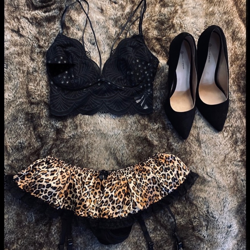 Fredericks of Hollywood Leopard Garter Belt